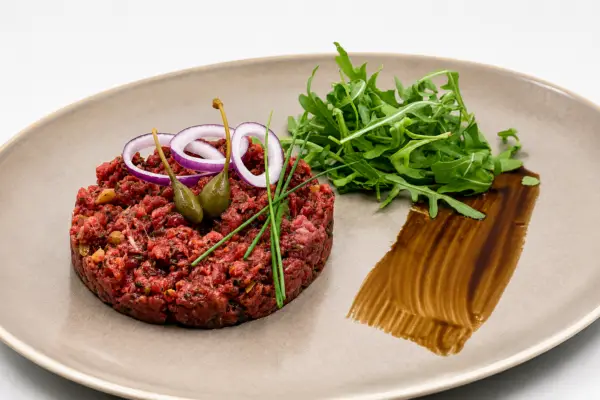 Vorspeise Rinds-Tatar – Restaurant Gasthof Kreuz Egerkingen