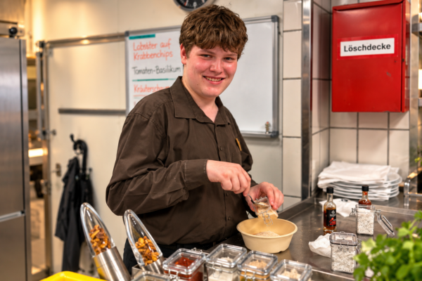 Gian Ulrich, Restaurationsfachmann EFZ in Ausbildung – Kreuz-Crew, Gasthof Kreuz Egerkingen